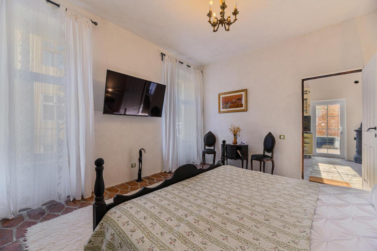 Апартаменты Koa - Goli 2Bdr W Terrace Брашов Экстерьер фото